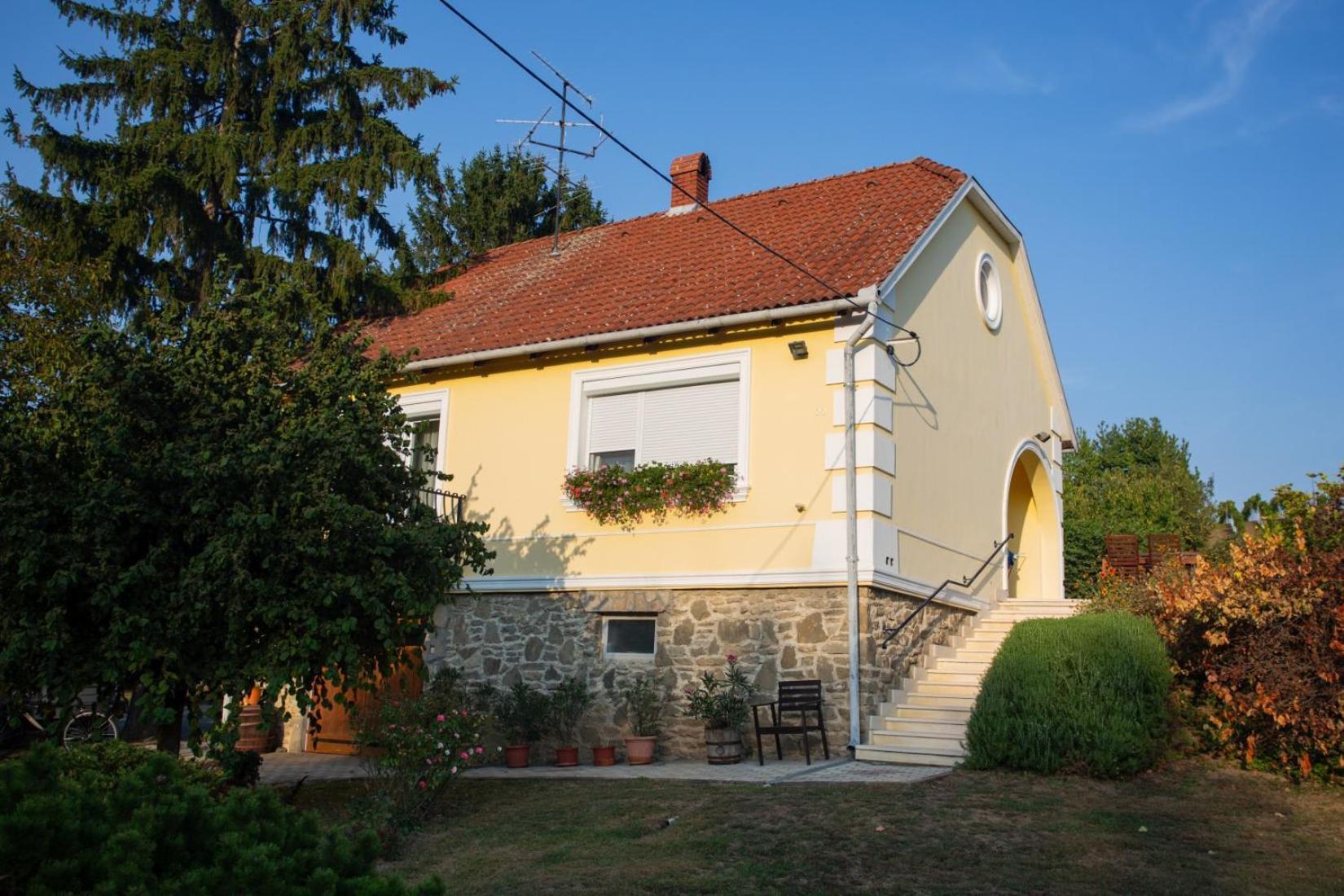 Kondics Apartmanház Sárvár Kültér fotó