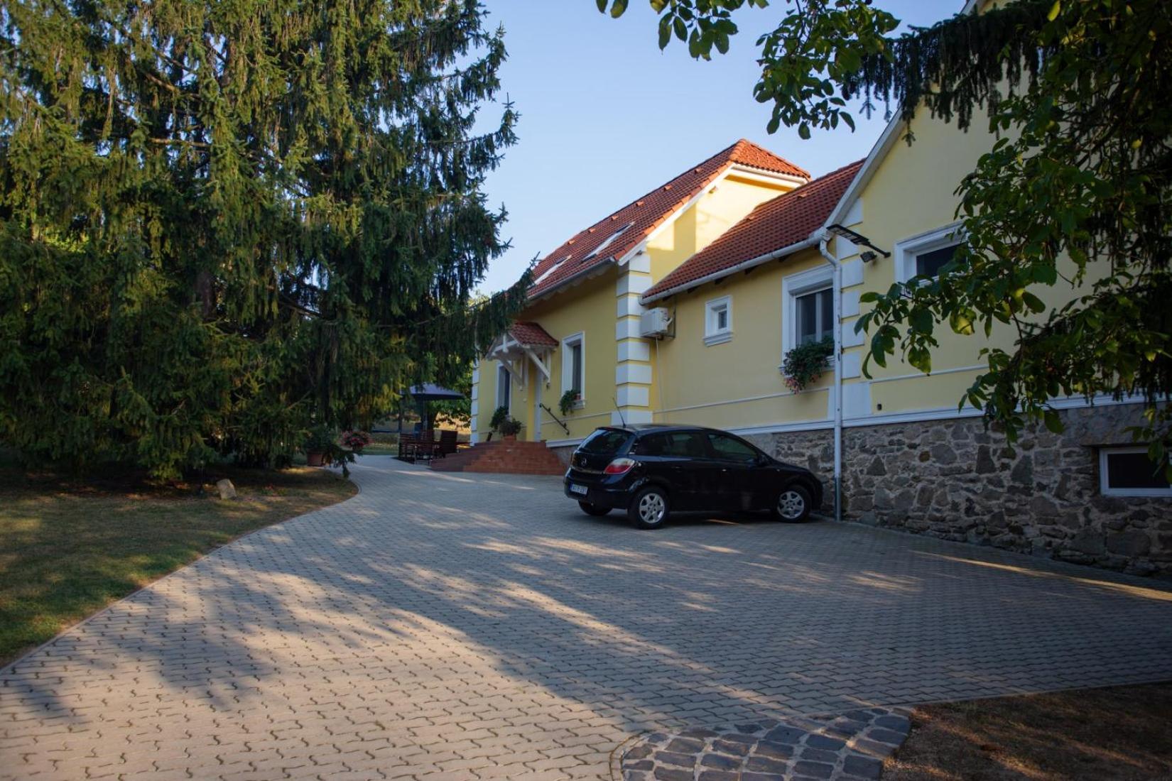 Kondics Apartmanház Sárvár Kültér fotó