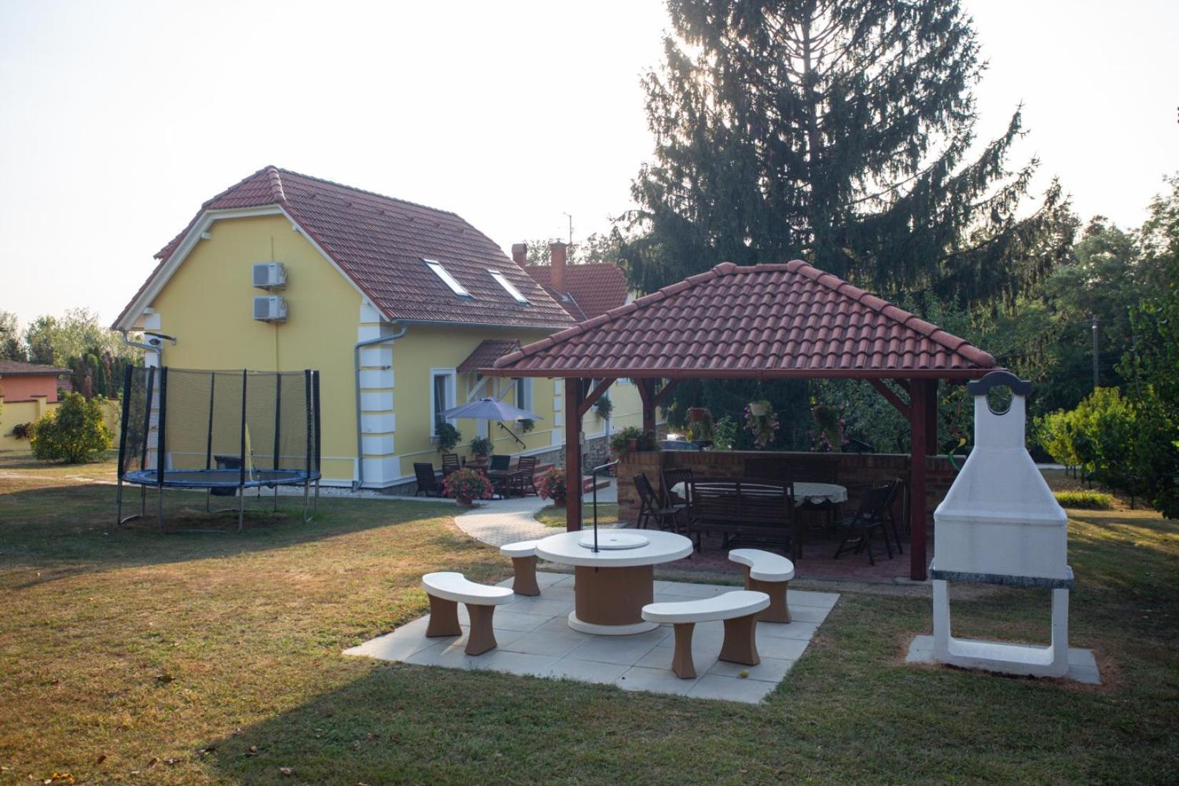 Kondics Apartmanház Sárvár Kültér fotó